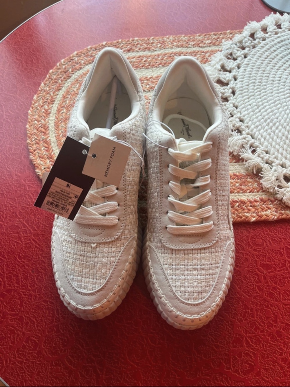 Women’s Casual Lace-Up Sneakers in Cream - Unbranded